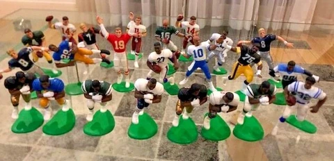 SUPER DEALS 88-2000 Starting Lineup Football OPEN NO HELMET Individual Auctions Cover