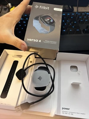 Fitbit versa 4 fast Neu Schwarz - Bild 1 von 3