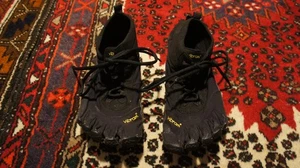 Zapato negro Vibram FiveFingers V-Trek 19M7401 para hombre talla 10,5-11  - Imagen 1 de 12