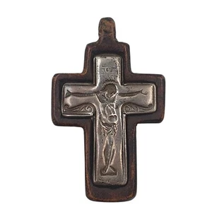 Antiguo colgante crucifijo de plata y madera - Joyería religiosa hecha a mano de Jesucristo - Imagen 1 de 13