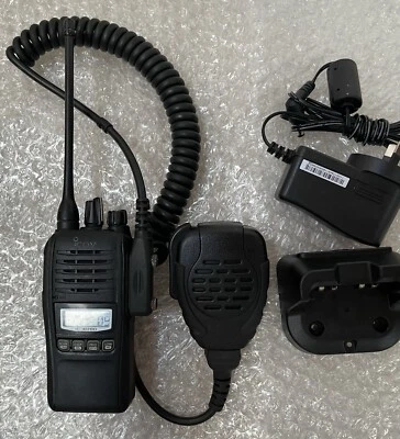ICOM IC-41PRO UHF CB TWO WAY RADIO IC 41 PRO PORTABLE HANDHELD 80 CHANNELS - Image 1 of 4