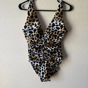 Miraclesuit | Women's Leopard Print Ruched Tummy Control Swimsuit Size 14 - Picture 1 of 8