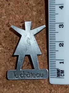 Le Chateau - Canadian Fashion Retailer, pewter badge. Butterfly Fastening. - Picture 1 of 2