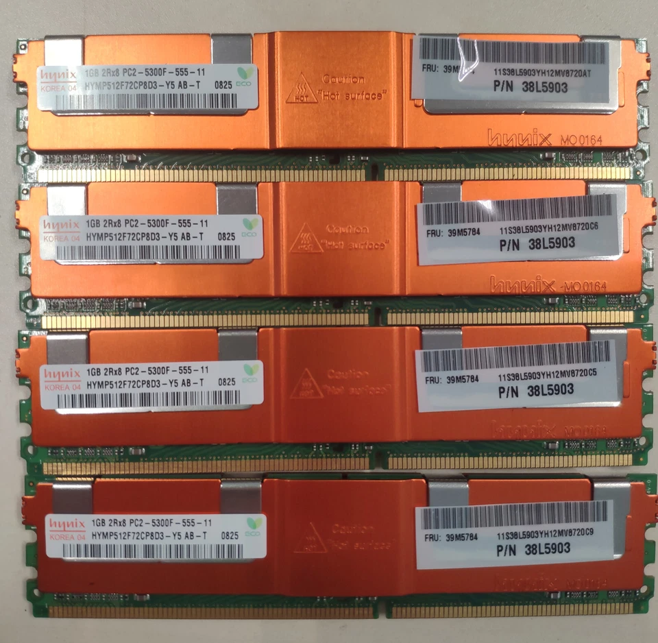 Set di 4 moduli RAM ECC SERVER 1Gb x 4 - PC2-5300 - IBM FRU 39M5784 - Immagine 1 di 1