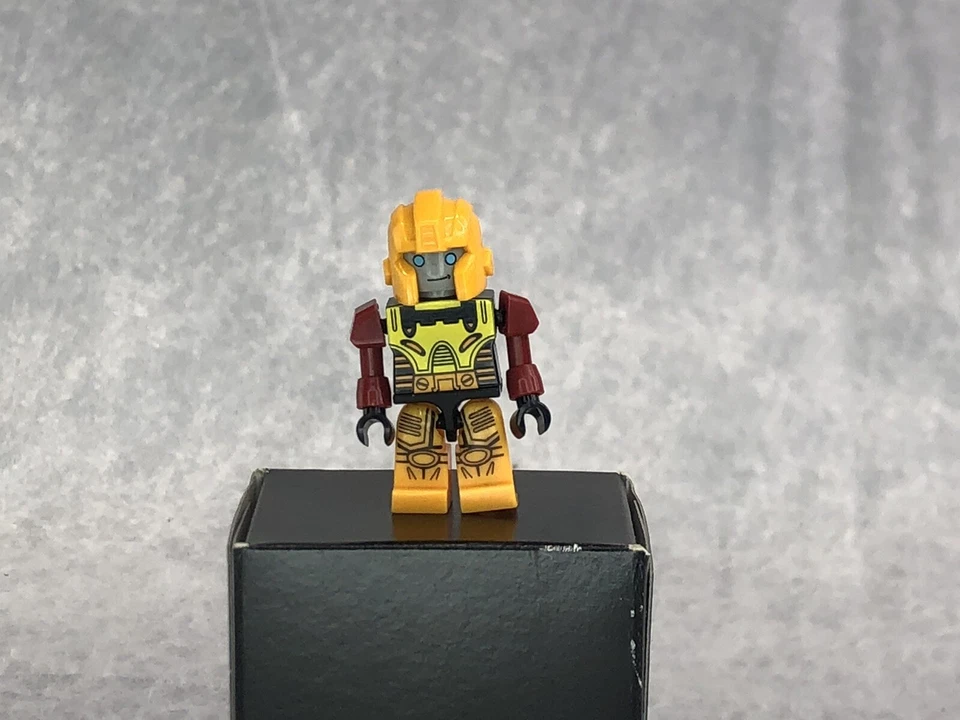 Kre-O Transformers Black Bumblebee Cell Block Breakout Figure Age Extinction - Image 1 of 2