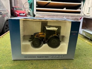 Schuco Fendt 211 Vario Traktor - Bild 1 von 3