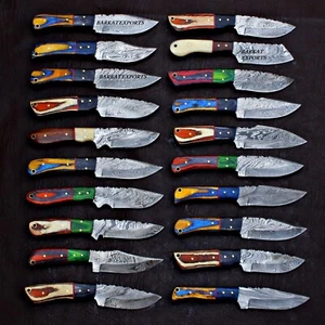 SET BESTEHEND AUS 20 MASSGEFERTIGTEN DAMASTSTAHL JAGD SKIIINNER MESSER mit Scheide - Bild 1 von 1