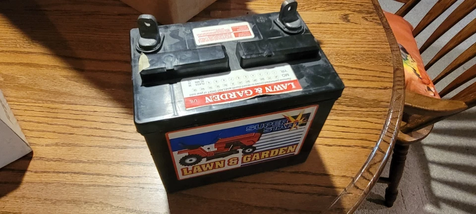 Display Only Old Lawn and Garden Super Start Battery Case Foto 1 de 3