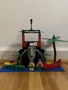 1994 LEGO Pirates Forbidden Cove Set #6264 Nearly Complete - Picture 1 of 13