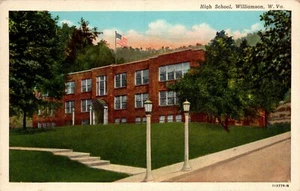 WILLIAMSON, W. VA.  SCHOOL POSTCARD High School 1940's - Picture 1 of 2