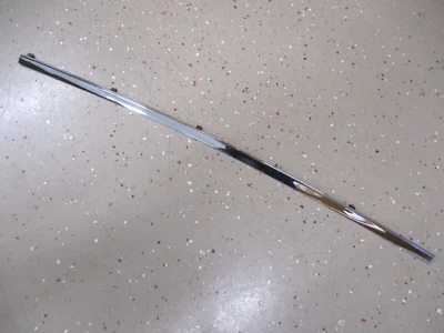 Cuadro de instrumentos superior Buick Riviera 1967 moldura n.º 1379288 Foto 1 de 4