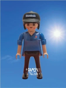 Custom Playmobil Repartidora Domino’s Pizza figura personalizada con gorra azul - Imagen 1 de 5