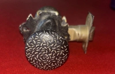 Perillas de puerta martilladas antiguas vintage RARAS con placas traseras herrajes de vástago Foto 1 de 4