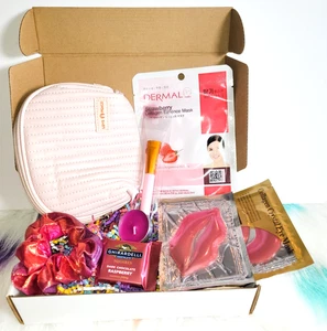 GIRLS GIFT BOX, RELAXATION, BIRTHDAY GIFT, SELF-CARE GIFT, CHRISTMAS GIFT - Picture 1 of 3