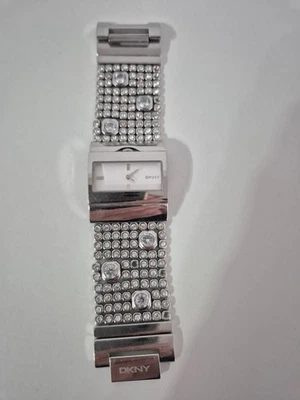 DKNY Damen Uhr mit Strass-Steinchen Edelstahl - Bild 1 von 3