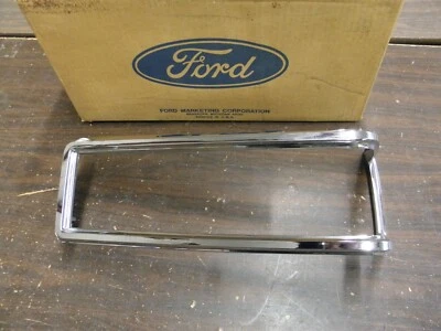 NOS OEM Ford 1977 1978 1979 Lincoln Versailles Tail Light Lamp Bezel RH - Image 1 of 4
