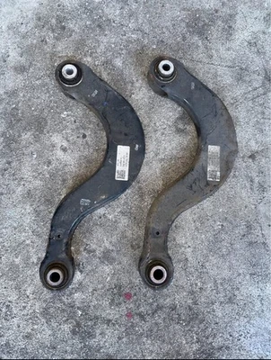 Audi VW Control Arm - Genuine VW Audi5Q0505323C - Imagem 1 de 3