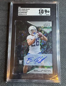 2023 Panini Black Rookie Emerald 9/15 Evan Hull #123 SGC Auto /10. Karte/9 - Bild 1 von 3