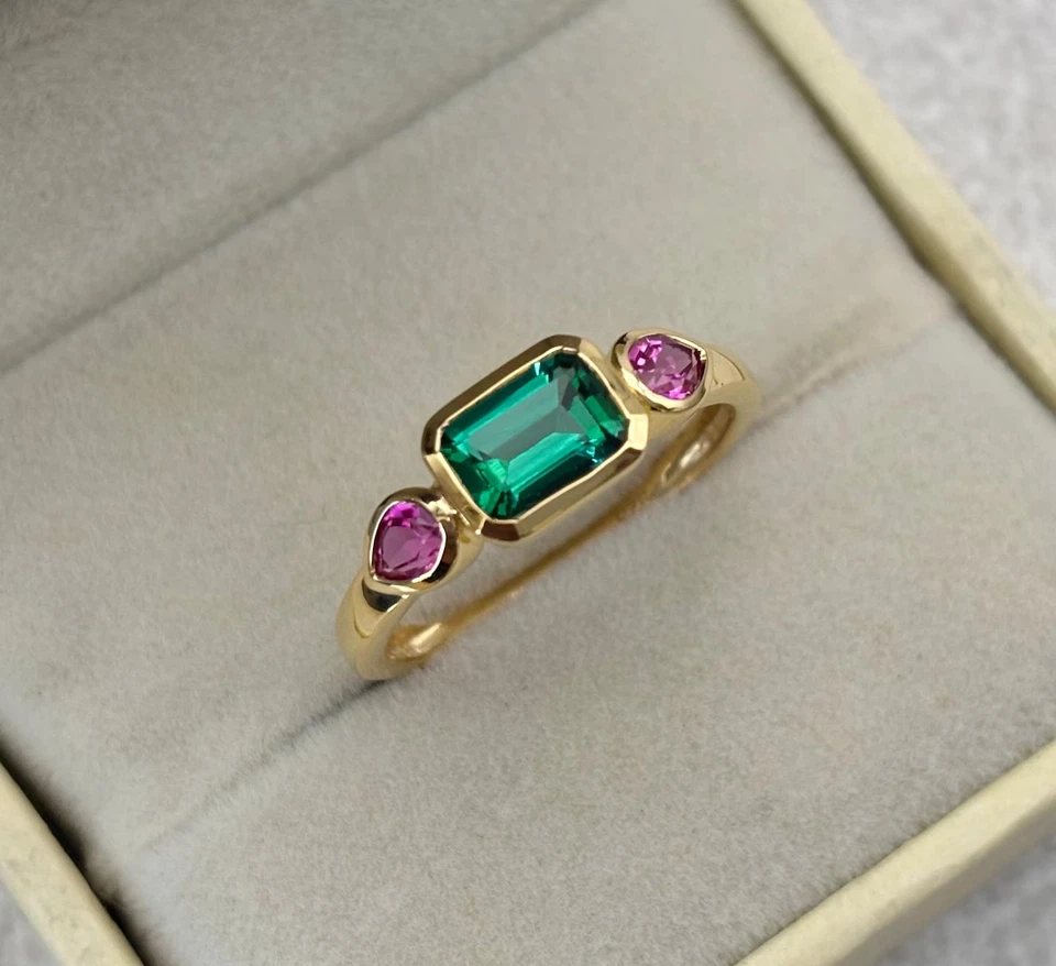 Обручальное кольцо с имитацией изумруда огранки 2 карата с покрытием из желтого золота 14 карат - Изображение 1 из 4