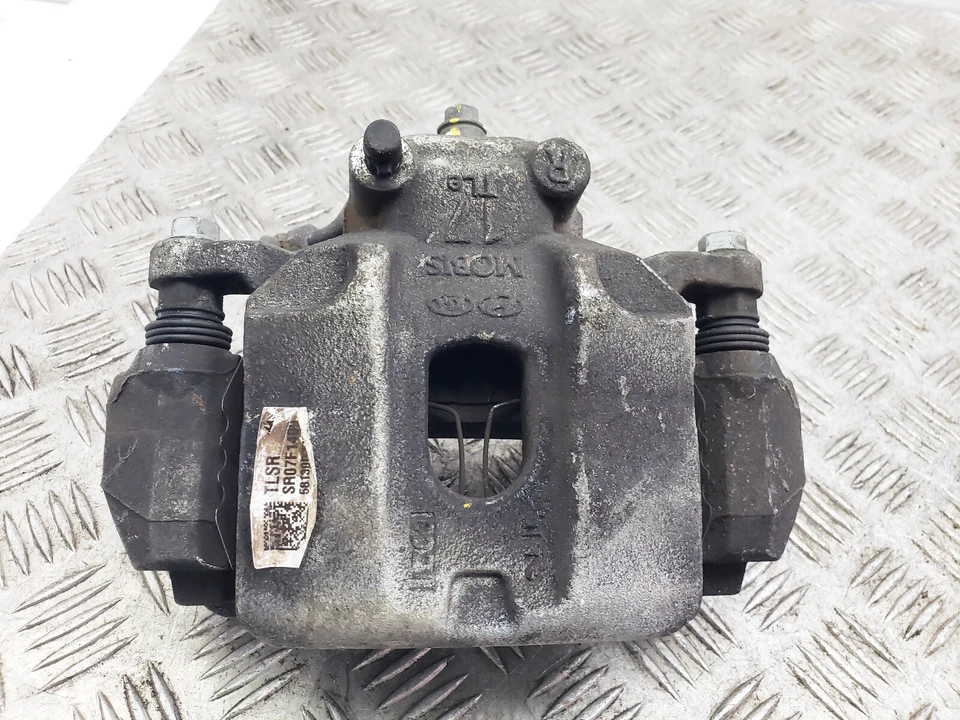 PINZA DE FRENO DELANTERA DERECHA LADO DEL CONDUCTOR HYUNDAI TUCSON MK3 1.6 DIÉSEL 2020 Foto 1 de 4