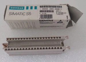 Siemens - Simatic S5-6ES5 490-8MB11 - Schraubstecker - Soporte E 01 - Nuevo - Foto 1 di 2