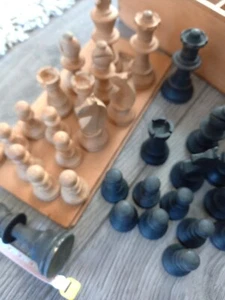 Juego de ajedrez y tablero W Lindop. King 7,5 cm H. Acabado Mate Vintage - Imagen 1 de 9