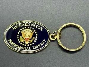 Richard Nixon Presidential Library Keychain Metal/Enamel - Picture 1 of 3