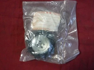 NOS OEM NEW KAWASAKI SNOWMOBILE OIL TANK CAP LID 51049-3502 INVADER INTRUDER - Bild 1 von 4