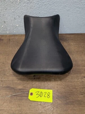2007 SUZUKI SV650 OEM FRONT DRIVER SEAT CUSHION PAD SADDLE - 45100-16G21-W05 - Image 1 of 4