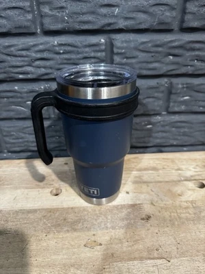 Taza Yeti con mango azul Foto 1 de 4