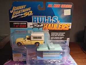 Johnny Lightning Hulls & Haulers 1960 Studebaker Truck W House Boat - Picture 1 of 2
