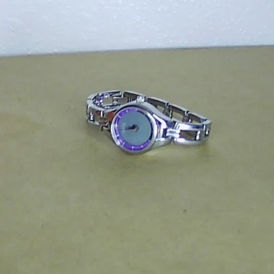 Ladies Beautiful Silver Color Round Relic Watch Needs Battery - Image 1 of 4