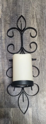 Aplique de pared Fleur De Lis 12" hierro forjado temporizador a batería vela sintética Foto 1 de 4