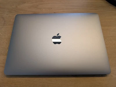 Apple MacBook Pro 13,3 Zoll (128GB SSD, Intel Core i5 7. Gen., 3,60GHz, 8GB RAM) - Bild 1 von 4