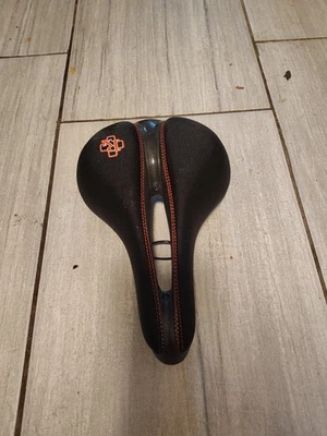 Serfas Rx Series Bike Seat Excellent Condition Black - Image 1 of 4
