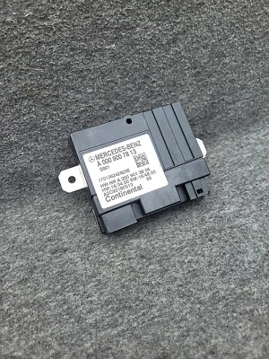 Mercedes W205 W213 Fuel Pump Control Module C E Class control unit A0009007813 - Image 1 of 4