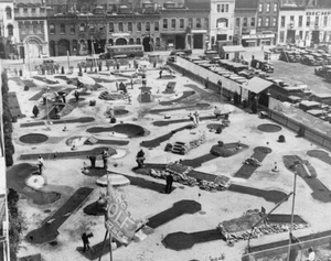 1930s Miniature golf courses in New York City on 50th 8 x 10 Photograph - Picture 1 of 1