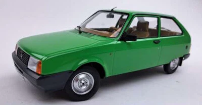 MODELLINO AUTO STATICO TRIPLE 9 OLTCIT CLUB 1990 VERDE MODELLISMO SCALA 1:18 - Immagine 1 di 4