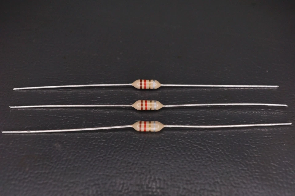 Lote de 3 8230-22-RC Bourns RF Choke Wirewound Inductor 1.2uH 10% 7.9MHz 180 mOhm Foto 1 de 1