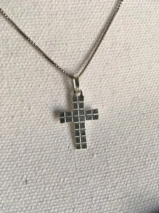 925 Sterling Silver 3/4" Cross Pendant Necklace on 18" 925 Sterling Silver chain - Picture 1 of 6