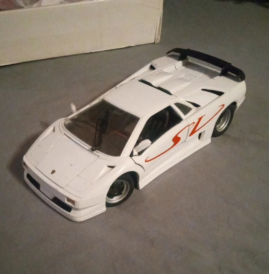 Coche diecast Maisto 1996 Lamborghini Diablo SV edición especial escala 1:18 Foto 1 de 4