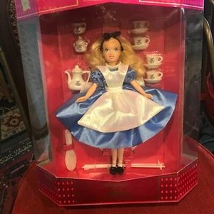 Alice im Wunderland Disney Exclusive Classic Doll Collection RAR Neuwertig Box Tee S - Bild 1 von 4