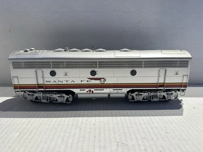 Lionel  O F-3 B-Unit Diesel Santa Fe Non Powered Wrong Box - Image 1 of 4