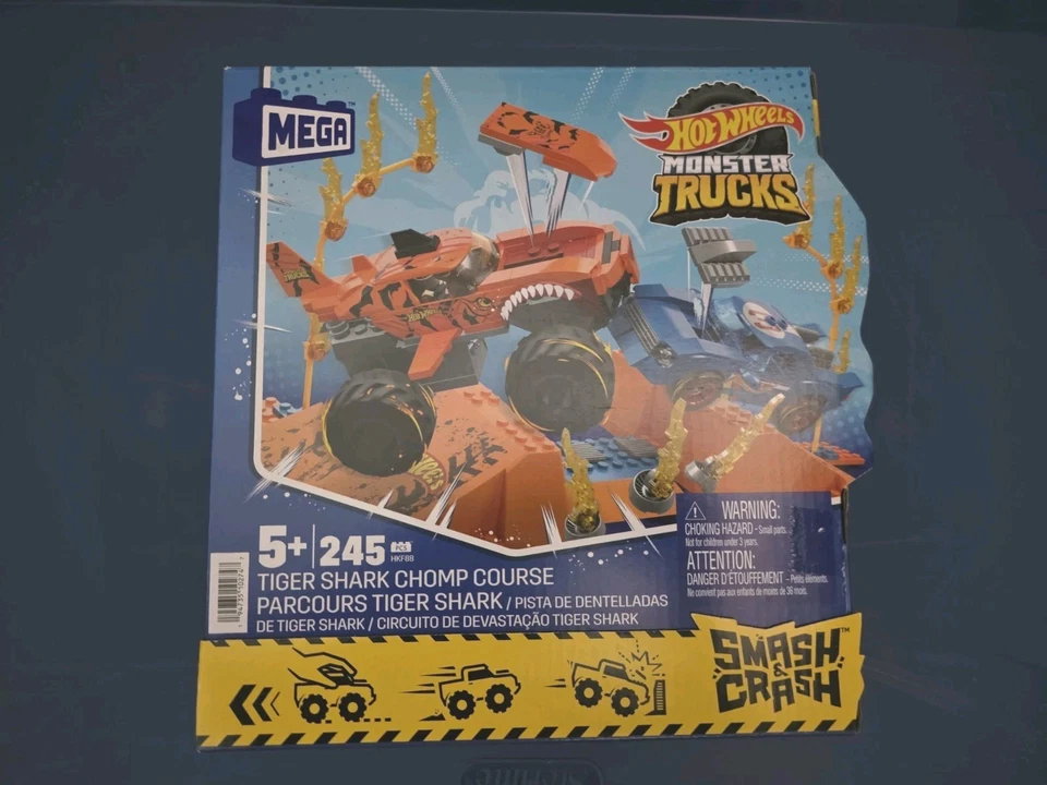 Hot Wheels Tiger Shark Chomp Course Monster Truck Building Toy with 2 Figures - Image 1 of 2
