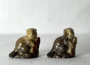 2 estatuillas vintage de adorno de cerámica de porcelana Wade Whimsies ambos castores - Imagen 1 de 8