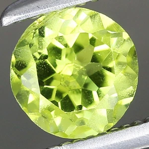 0.57ct t.w 5.1x5.1mm Round Natural Green Peridot Gemstone, Myanmar - Picture 1 of 4
