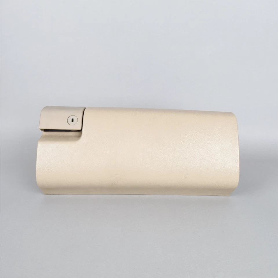 Guantera Mercedes E320 E430 W210 1996-1999 2106890091 OEM usada Foto 1 de 4