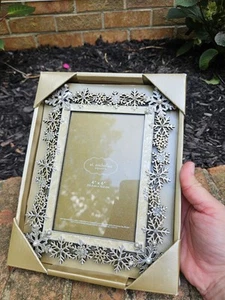 St. Nicholas Square Snowflake Acrylic And Rhinestone Frame 4" X 6" - Picture 1 of 6
