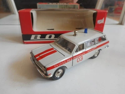 Novoexport Volga Gaz 24-02 AMbulance en gris clair au 1:43 en boîte - Photo 1/4