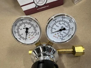 Concoa 8066506-01-1 -CGA 540 Oxygen Regulator - Picture 1 of 5